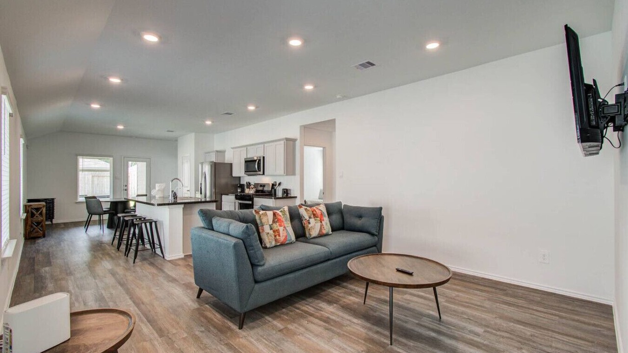 Photo of Livingroom in Spring