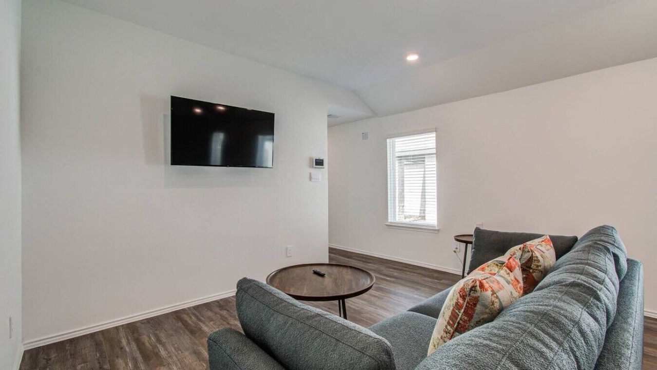 Photo of Livingroom in Spring