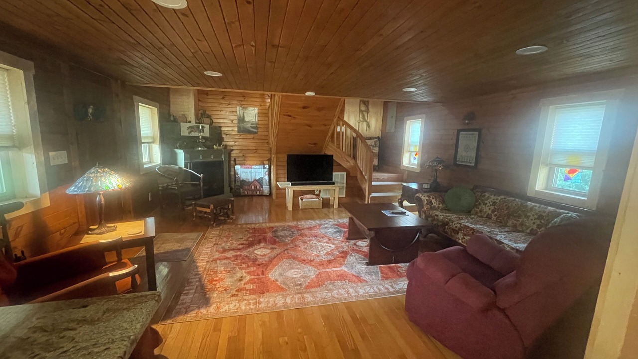 Photo of Livingroom in Pilot Mountain
