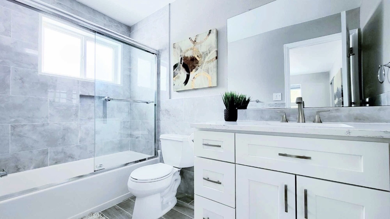 Photo of Bathroom in Dupont