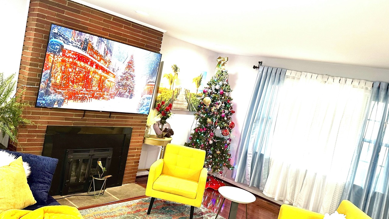 Photo of Livingroom in Wheaton-Glenmont