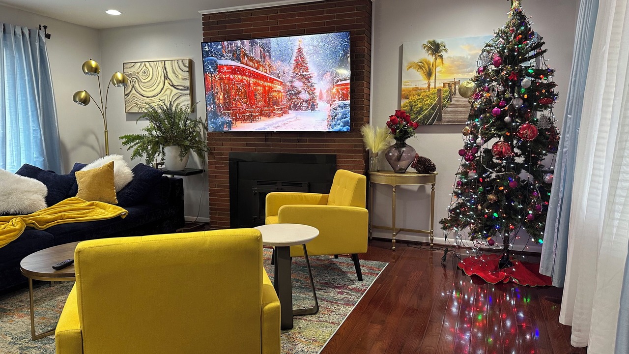 Photo of Livingroom in Wheaton-Glenmont