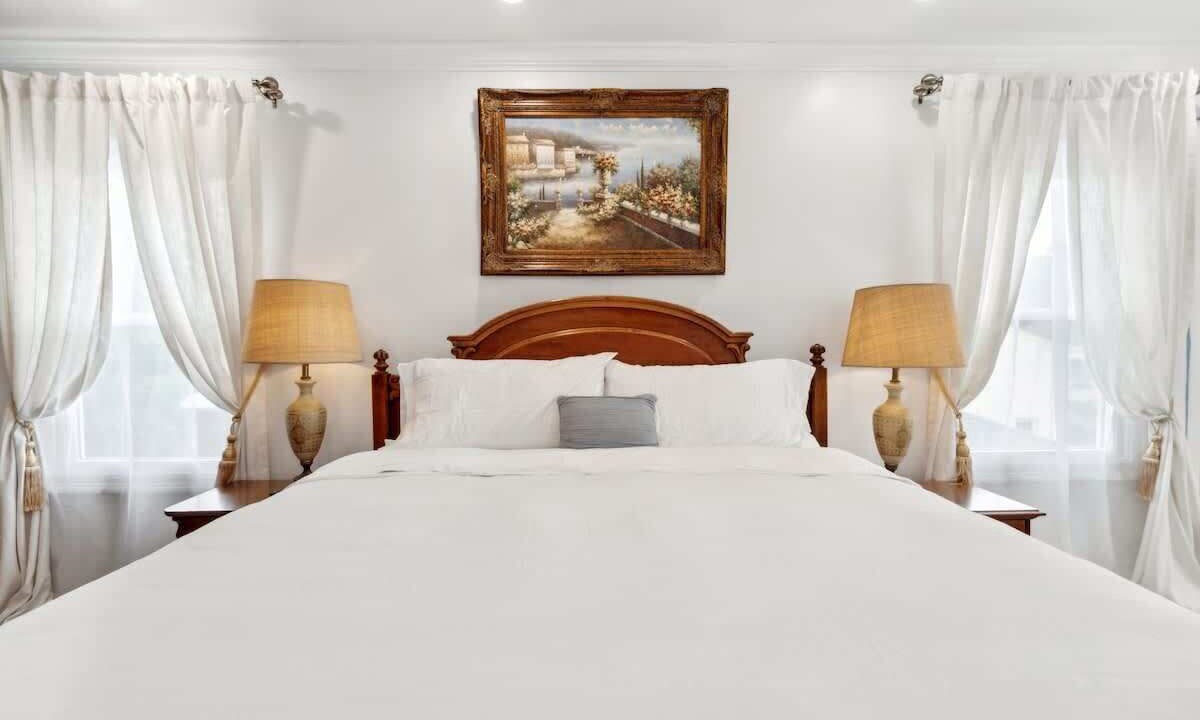 Photo of Bedroom in Broadmoor