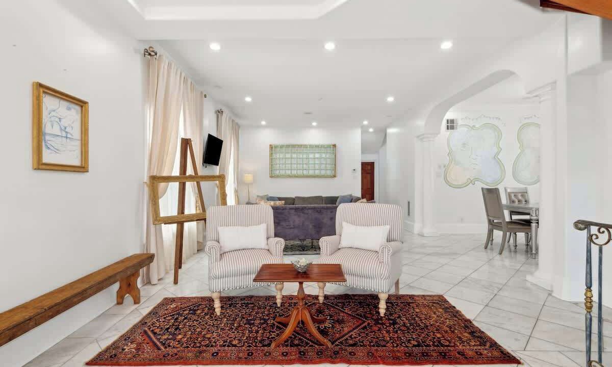 Photo of Livingroom in Broadmoor