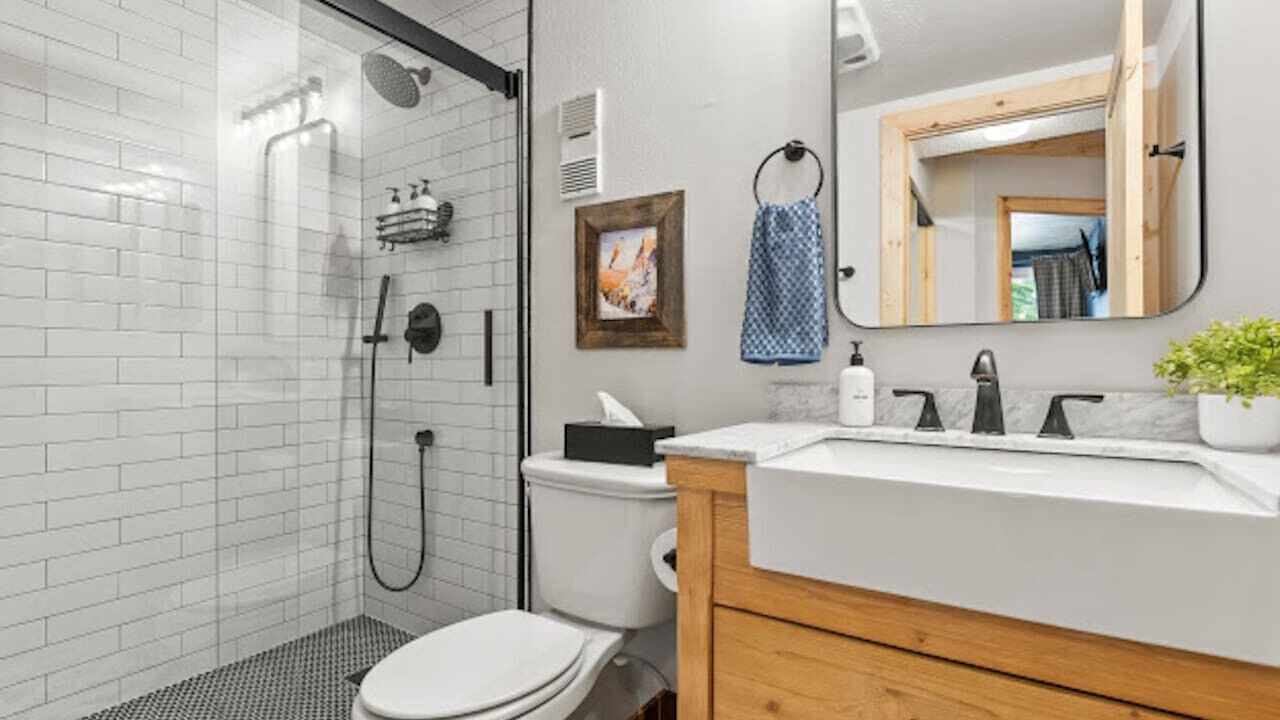 Photo of Bathroom in Peak 9
