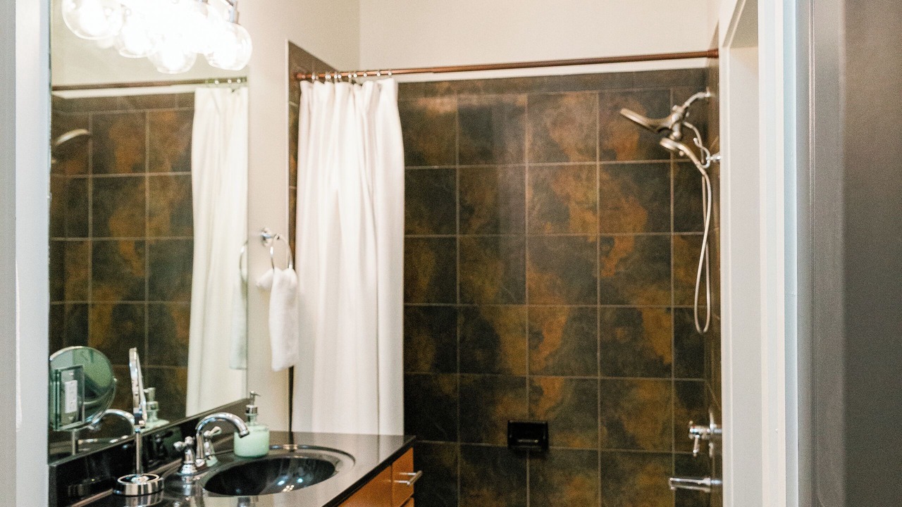 Photo of Bathroom in North Capitol
