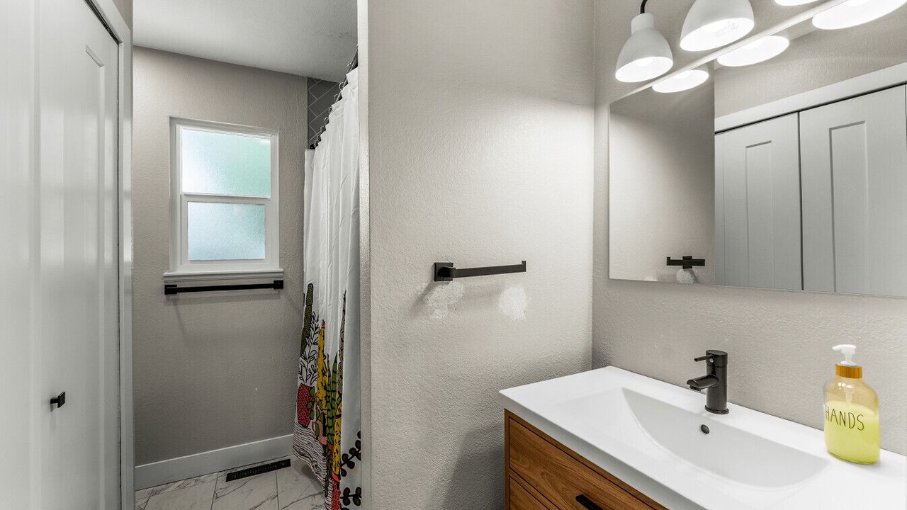 Photo of Bathroom in Scenic Heights