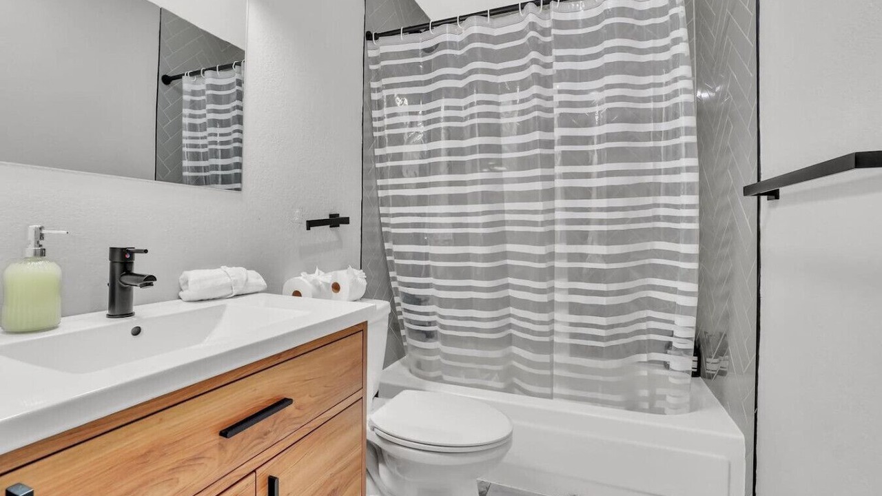 Photo of Bathroom in Scenic Heights