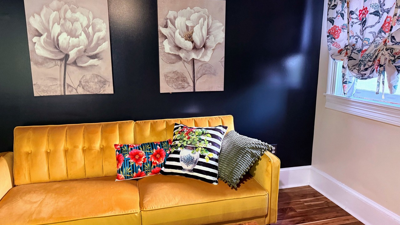 Photo of Livingroom in Bluemont