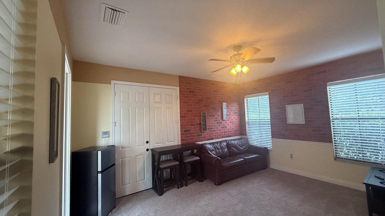 Photo of Livingroom in Ave Maria