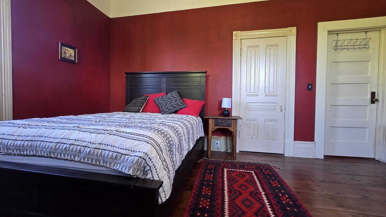 Photo of Bedroom in Eureka