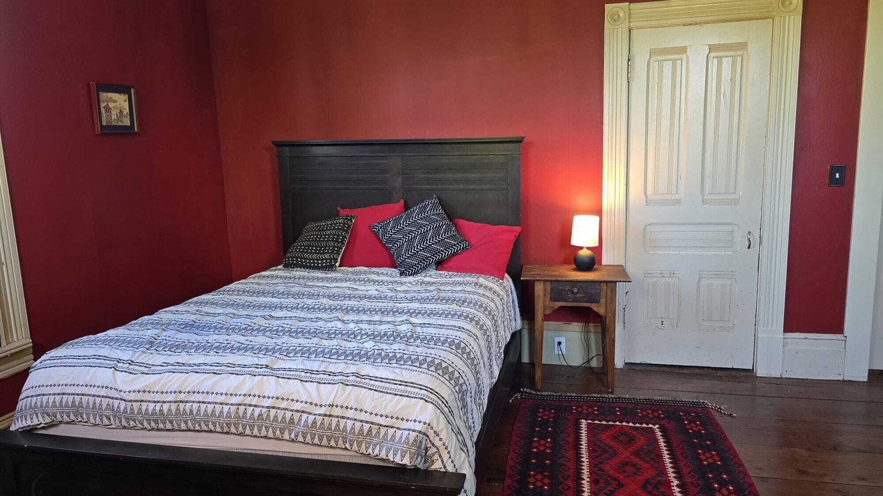 Photo of Bedroom in Eureka