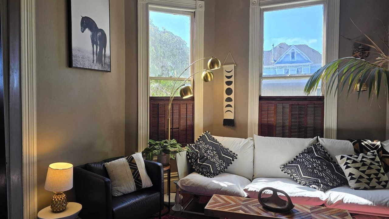 Photo of Livingroom in Eureka