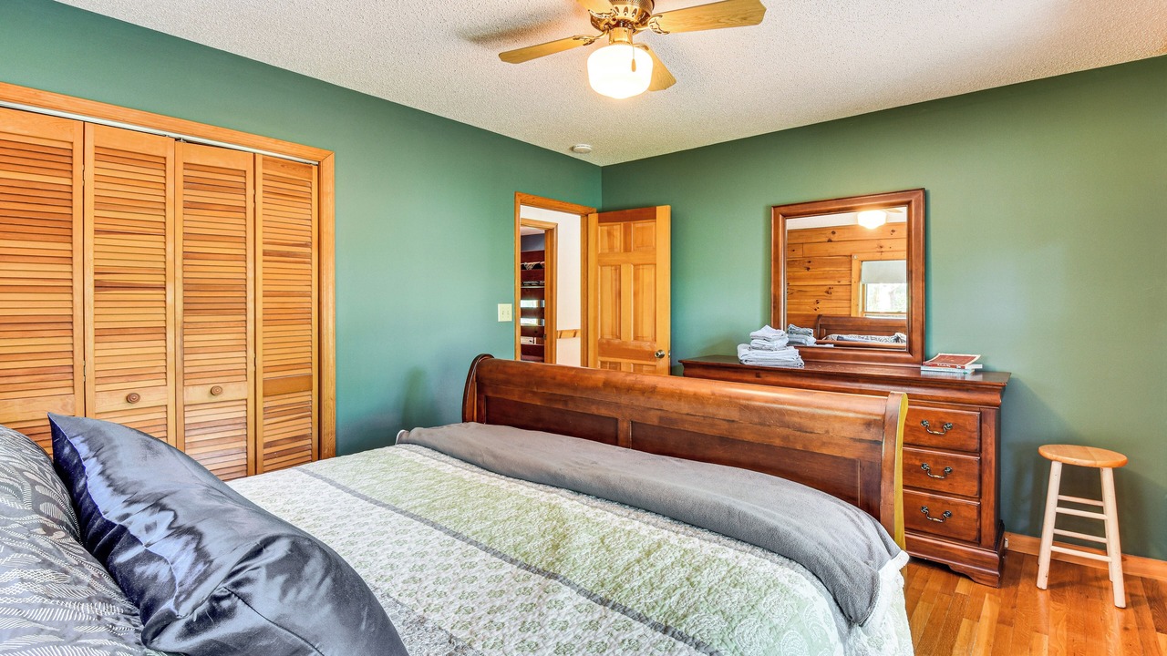 Photo of Bedroom in Toccoa