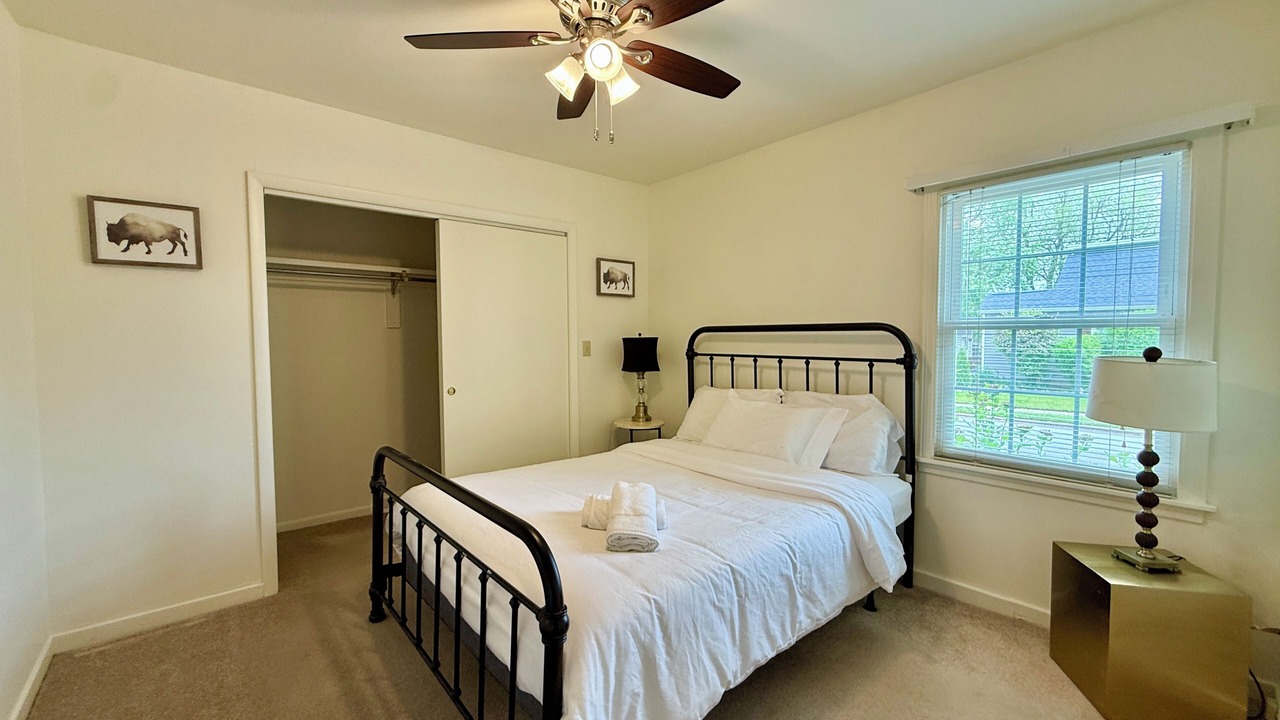 Photo of Bedroom in Green Acres