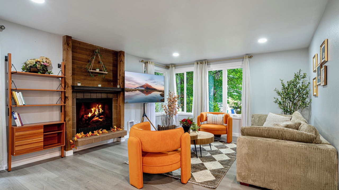 Photo of Livingroom in Education Hill
