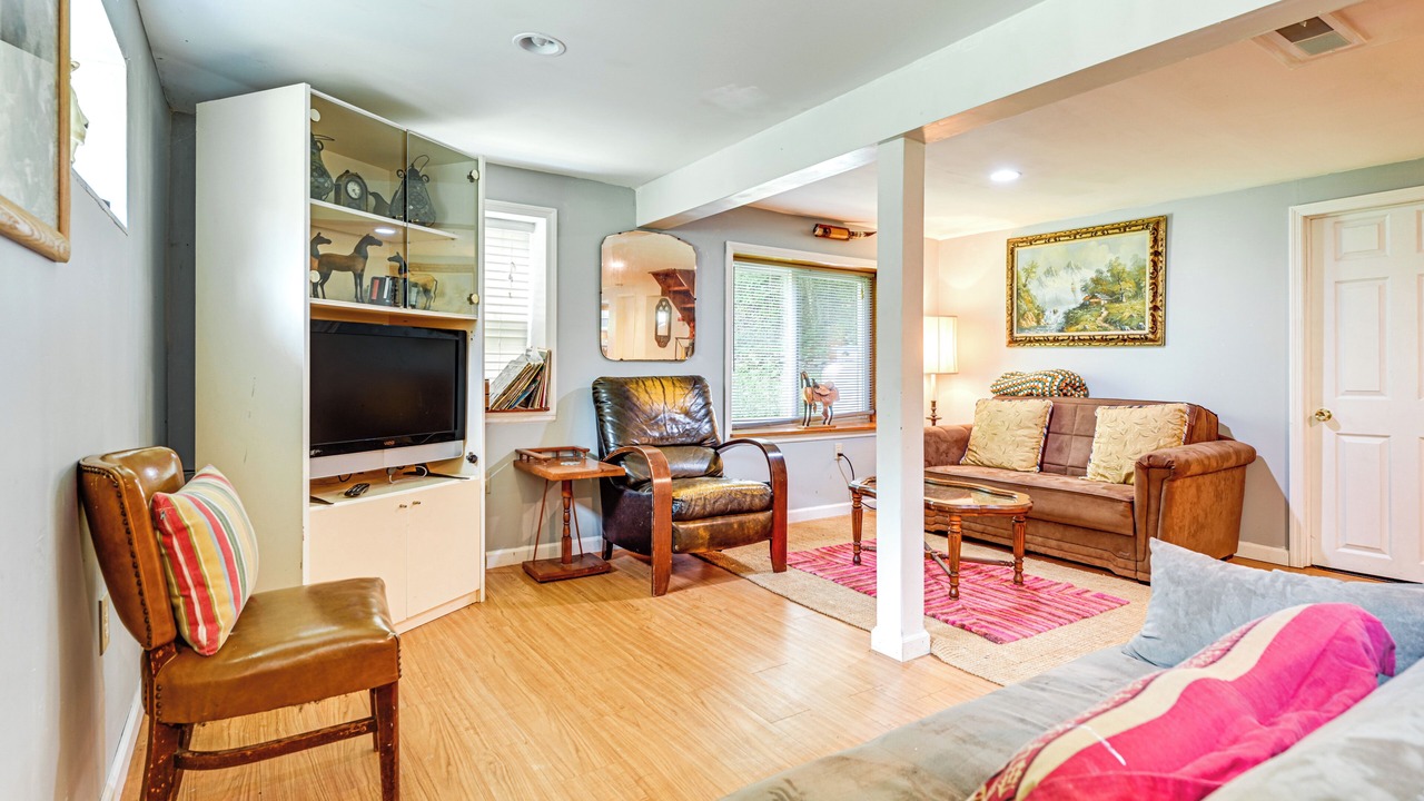 Photo of Livingroom in East Branch