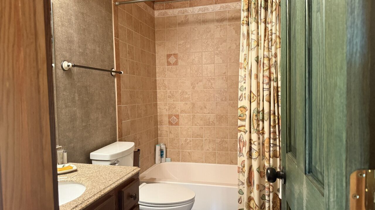 Photo of Bathroom in Alpine Lake
