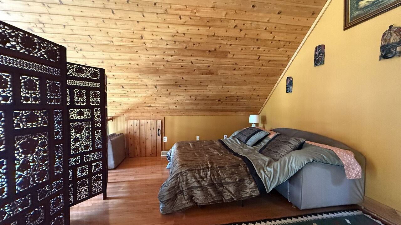 Photo of Bedroom in Alpine Lake