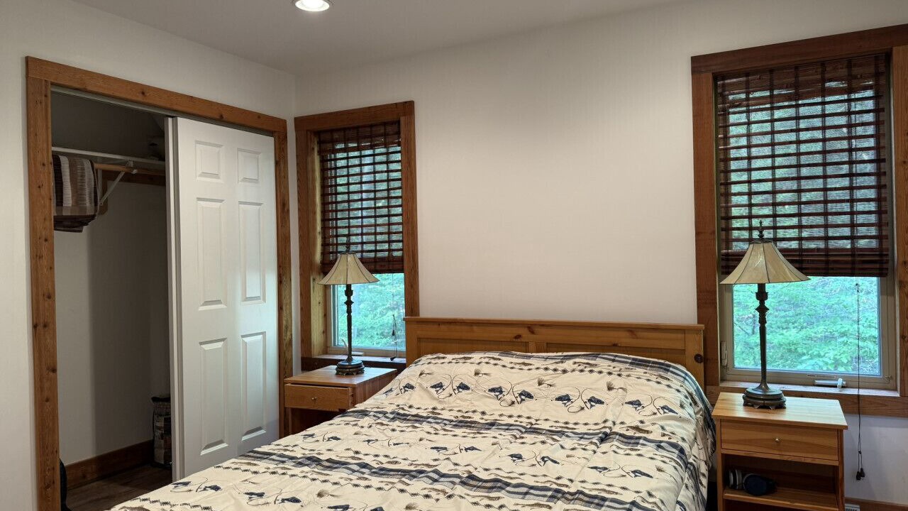 Photo of Bedroom in Alpine Lake