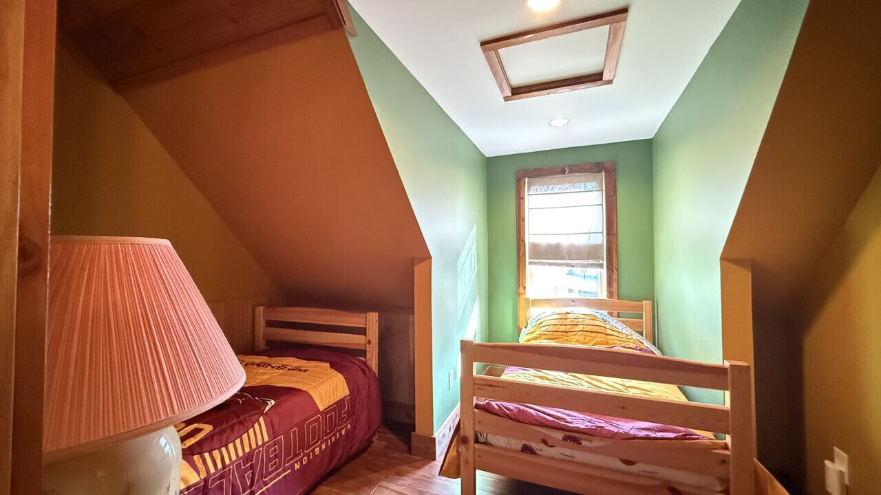 Photo of Bedroom in Alpine Lake