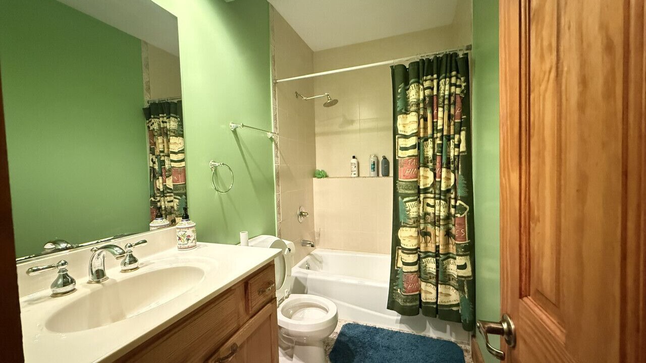 Photo of Bathroom in Alpine Lake