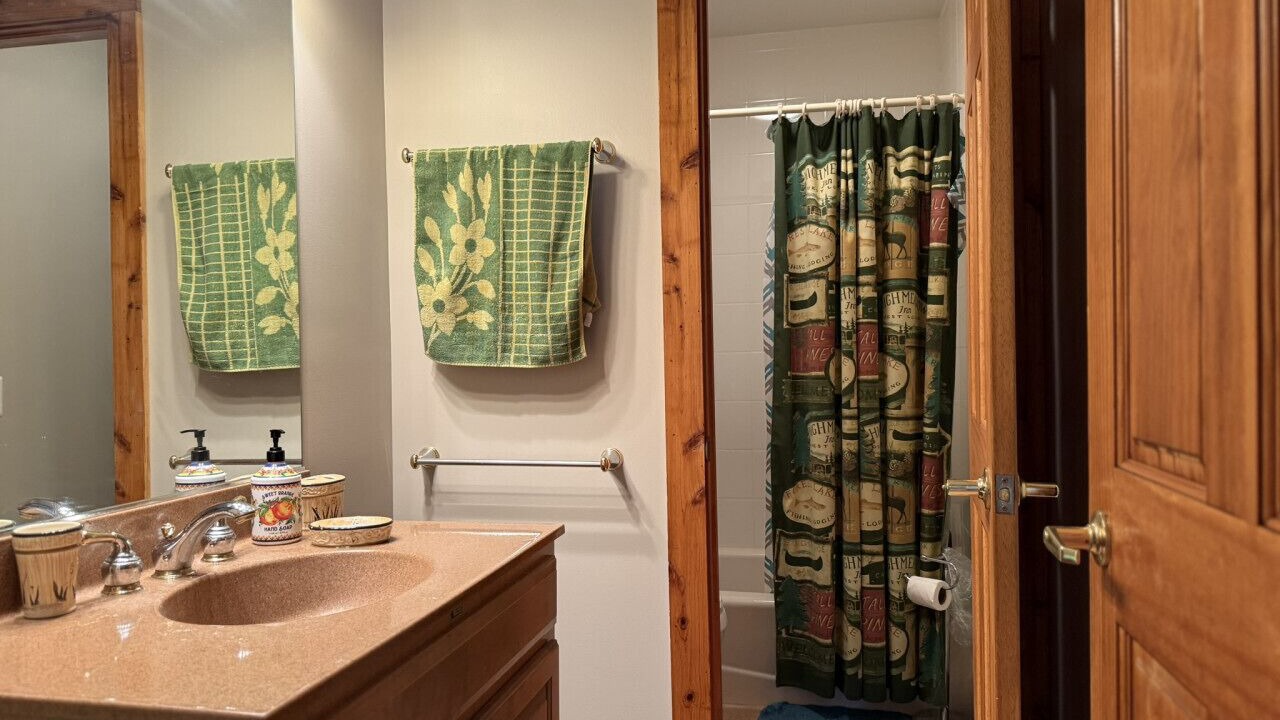 Photo of Bathroom in Alpine Lake