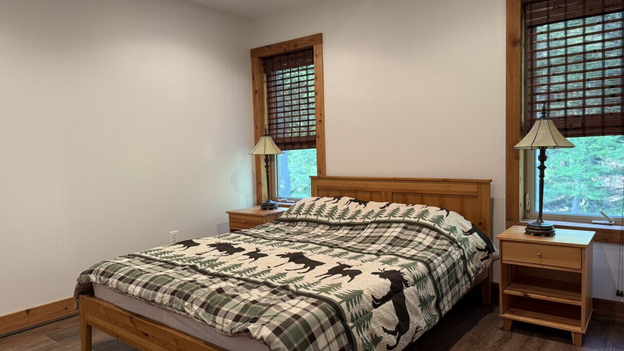Photo of Bedroom in Alpine Lake