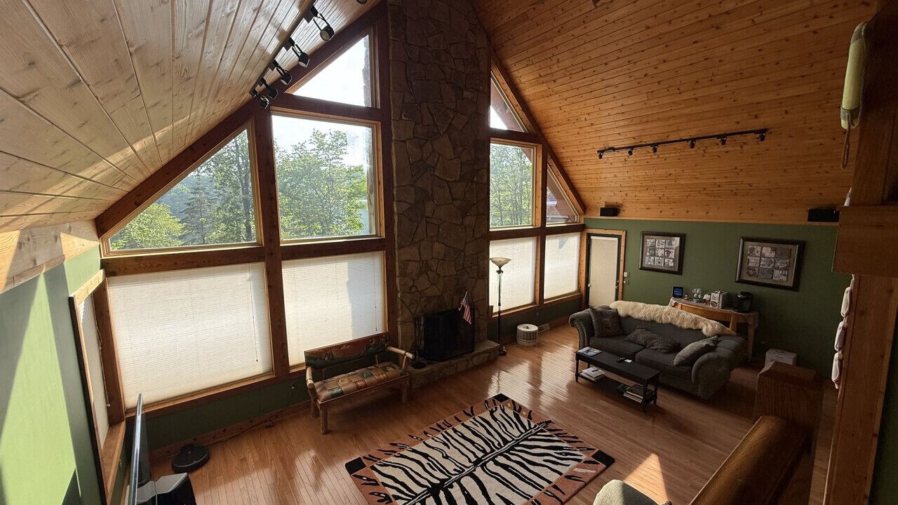 Photo of Livingroom in Alpine Lake