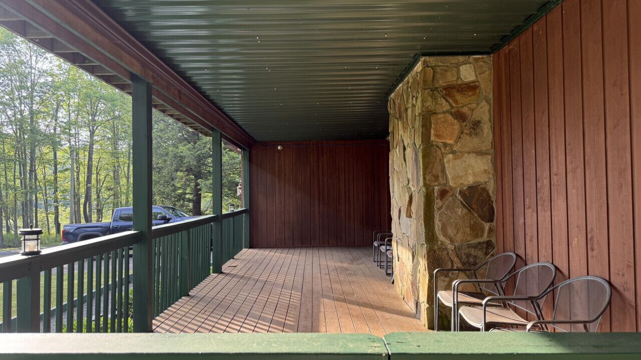 Photo of Patio Balcony in Alpine Lake