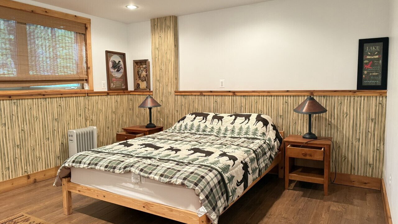 Photo of Bedroom in Alpine Lake