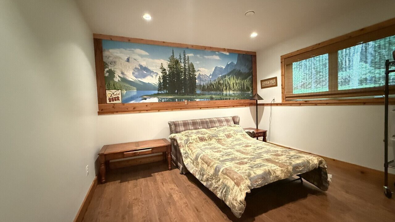 Photo of Bedroom in Alpine Lake