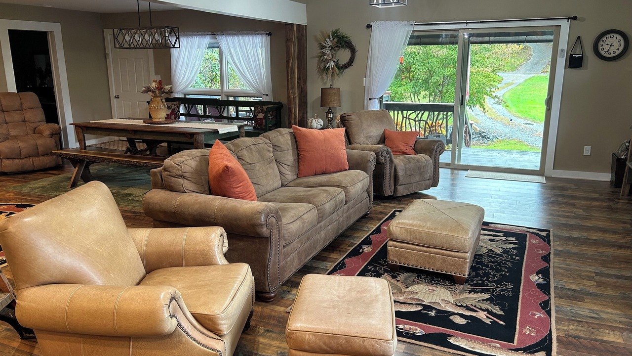 Photo of Livingroom in Cedar Mountain