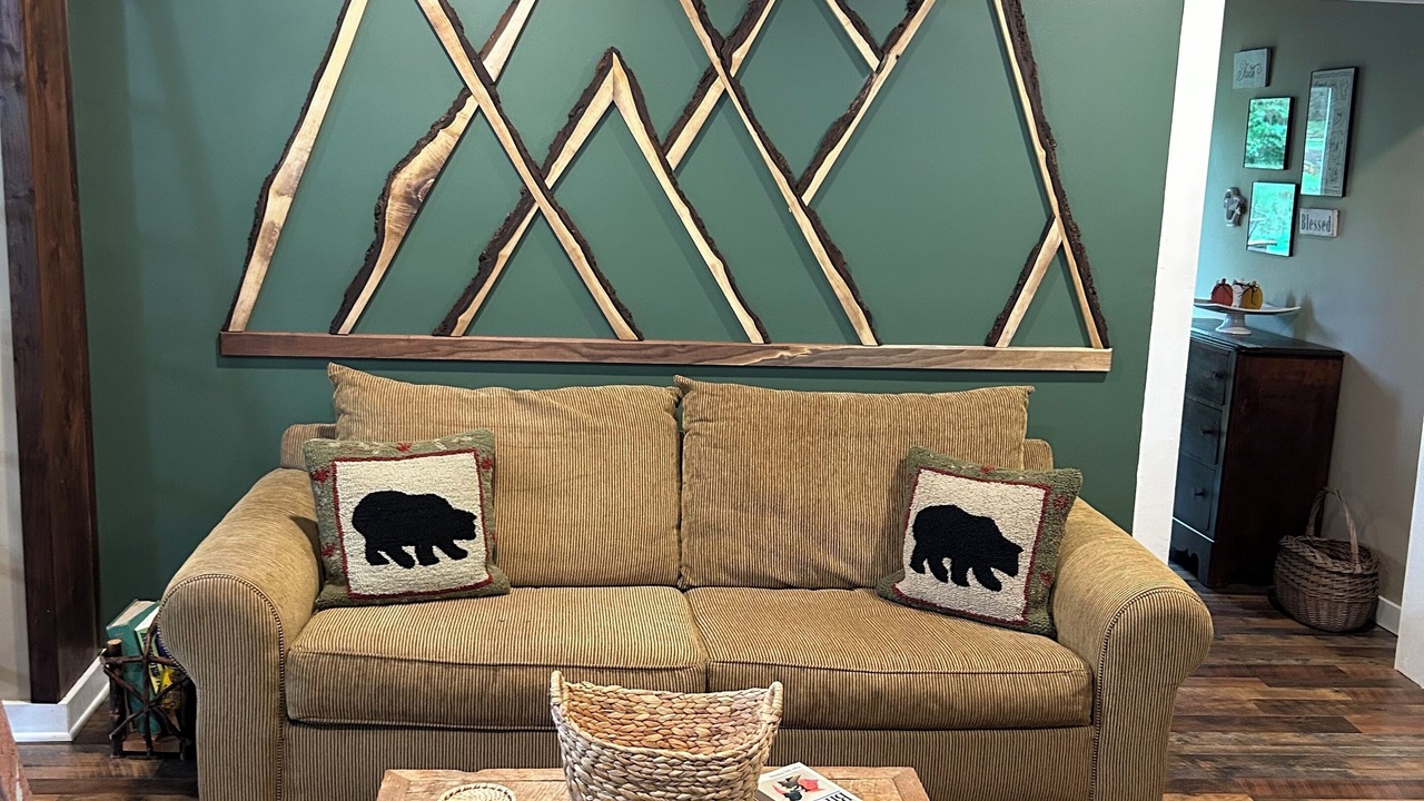 Photo of Livingroom in Cedar Mountain
