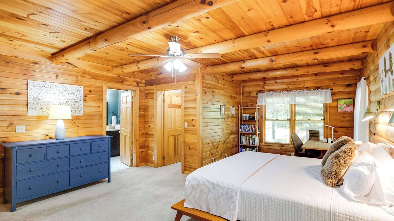 Photo of Bedroom in Keedysville