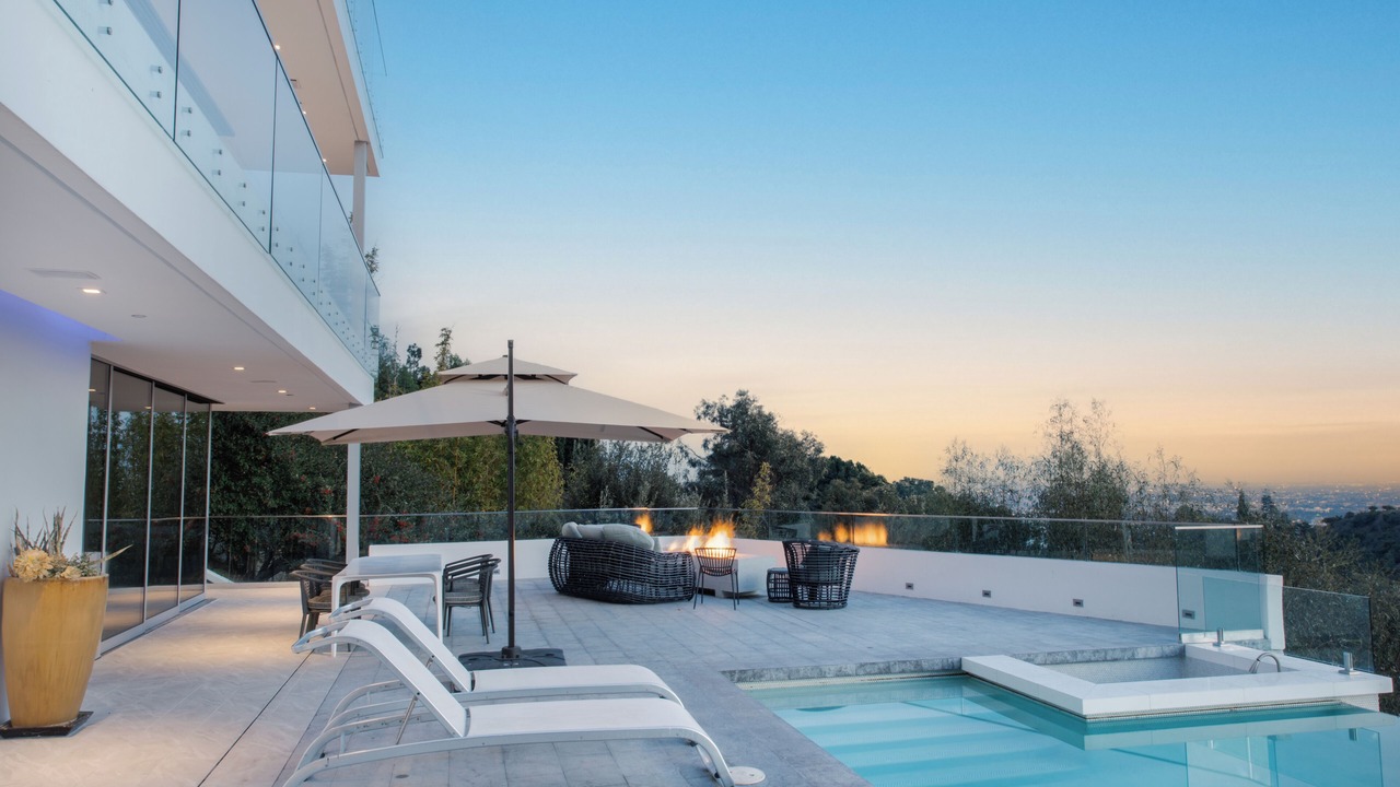 Photo of Outdoor in Hollywood Hills