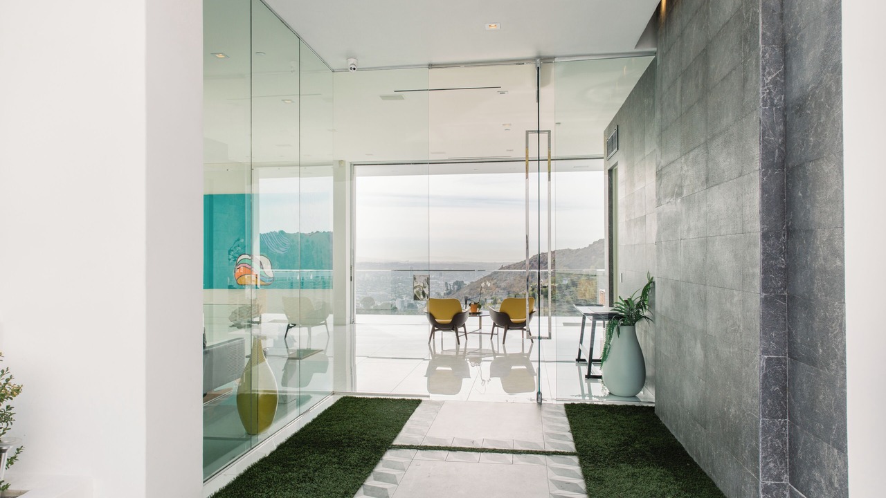 Photo of Others in Hollywood Hills
