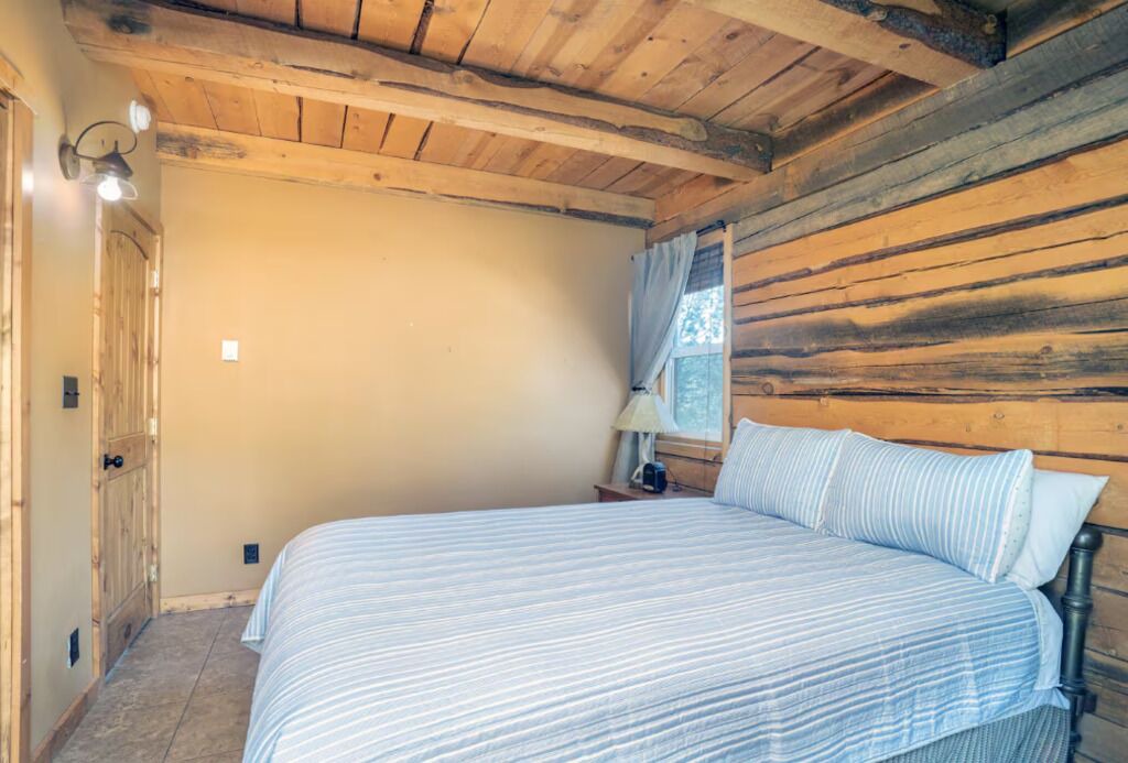 Photo of Bedroom in Hesperus