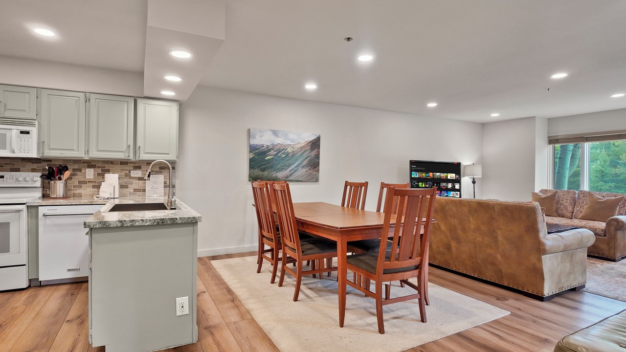 Photo of Kitchen in Four O'Clock