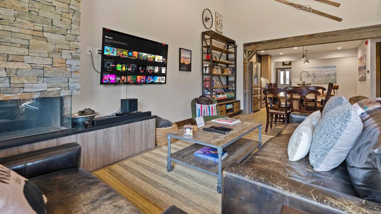 Photo of Livingroom in Four O'Clock