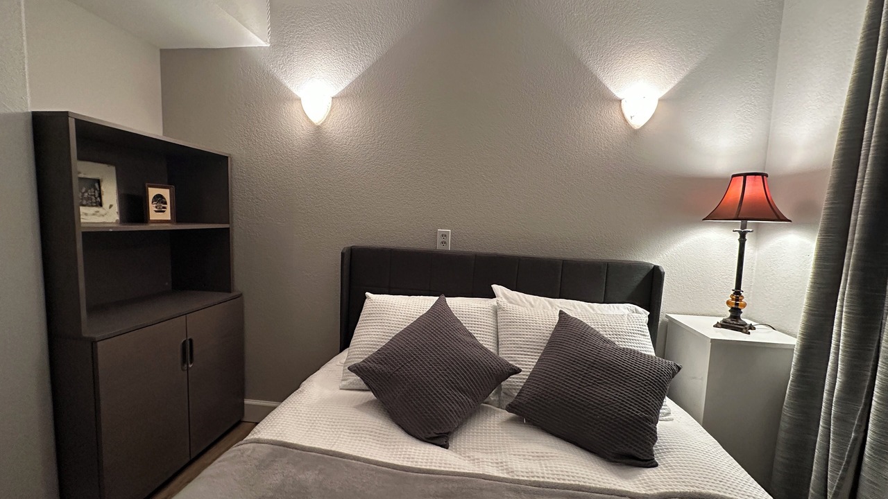 Photo of Bedroom in Englewood