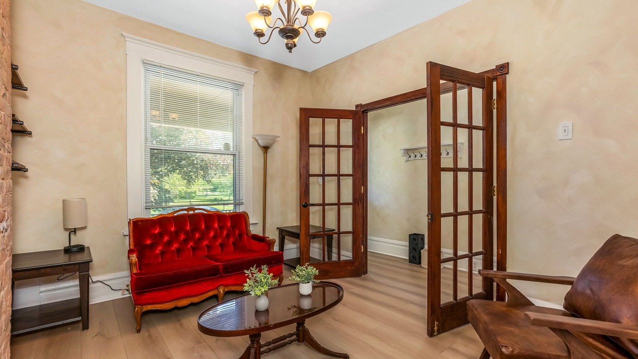 Photo of Livingroom in Franklin Park