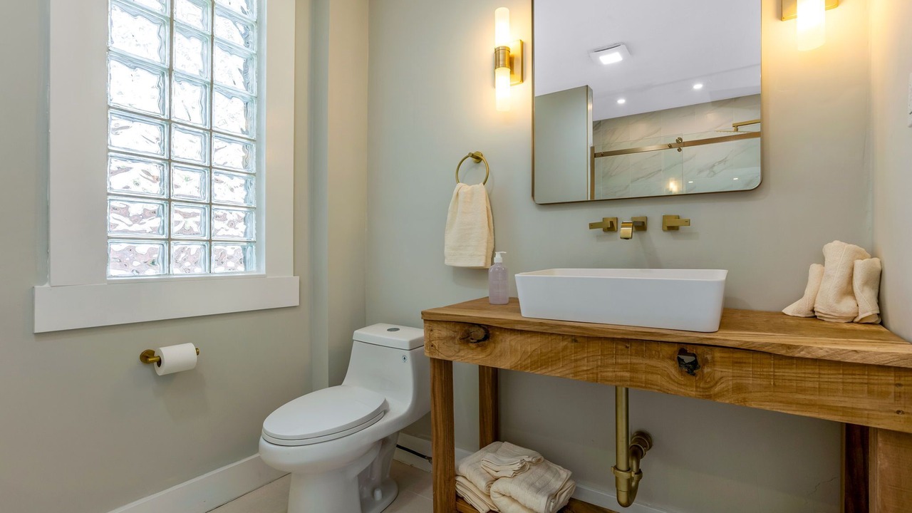 Photo of Bathroom in Franklin Park