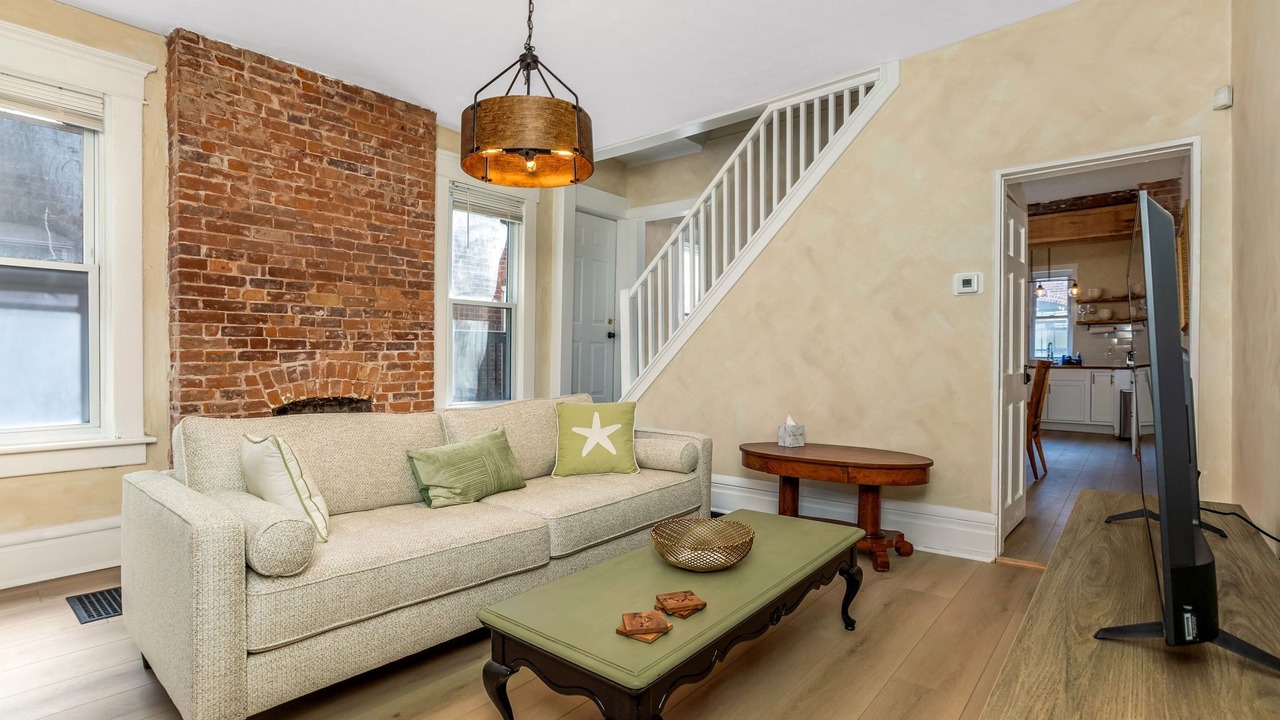Photo of Livingroom in Franklin Park