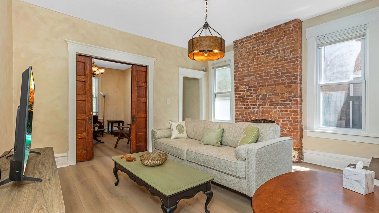 Photo of Livingroom in Franklin Park