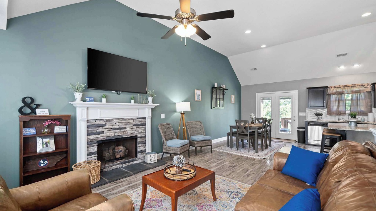Photo of Livingroom in Clarksville