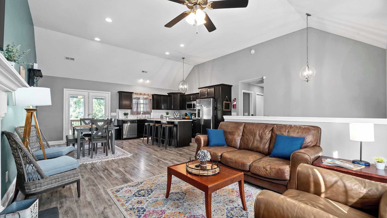 Photo of Livingroom in Clarksville