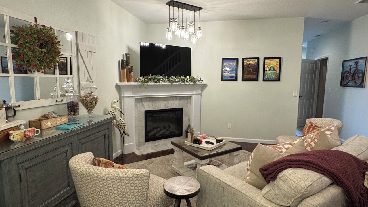 Photo of Livingroom in Bull Mountain