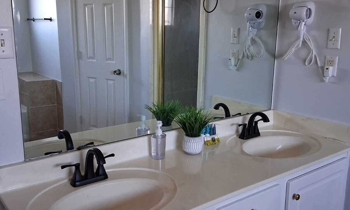 Photo of Bathroom in Cordova