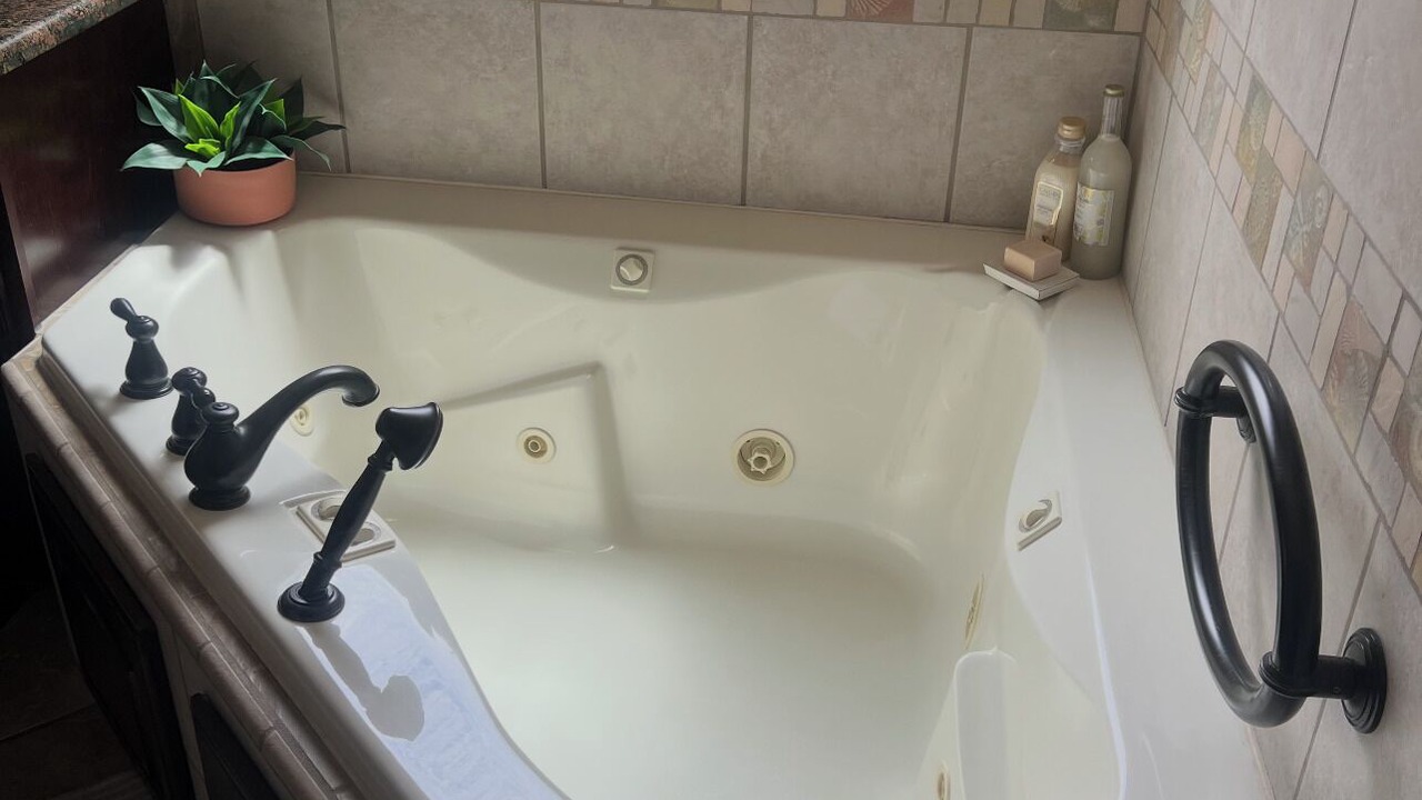 Photo of Bathroom in Ruidoso Downs